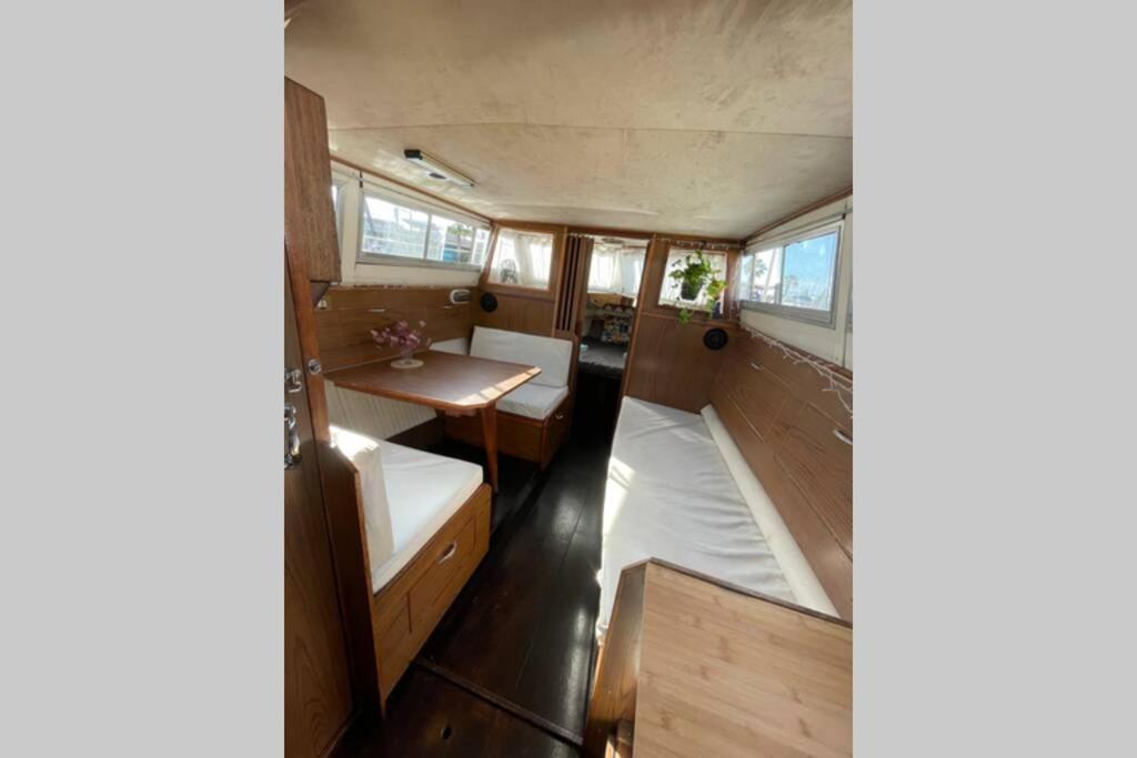 Hotel Beautiful 70S Vintage Yacht Boat In Barcelona Sant Adrià de Besòs Esterno foto