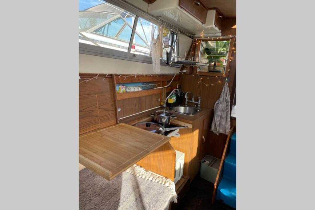 Hotel Beautiful 70S Vintage Yacht Boat In Barcelona Sant Adrià de Besòs Esterno foto