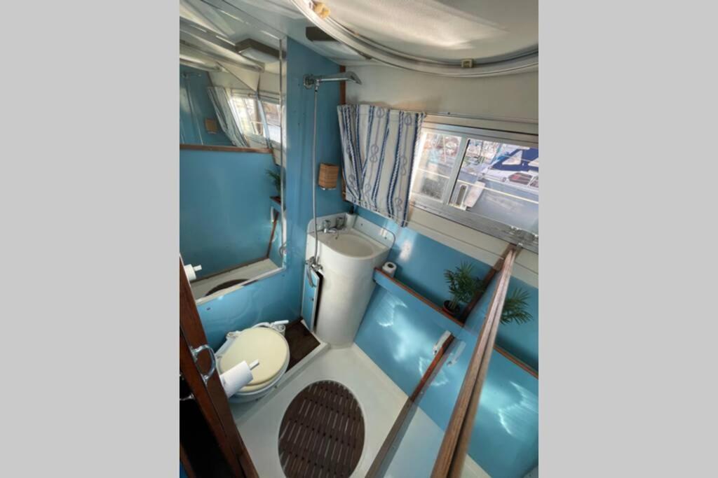 Hotel Beautiful 70S Vintage Yacht Boat In Barcelona Sant Adrià de Besòs Esterno foto